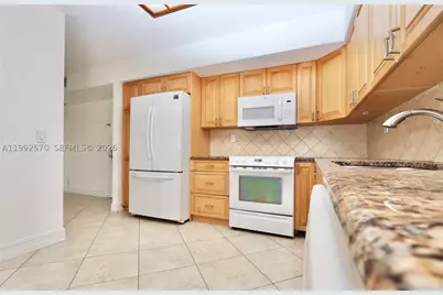 3500 Mystic Pointe #1207, Aventura, FL 33180 - Photo 12