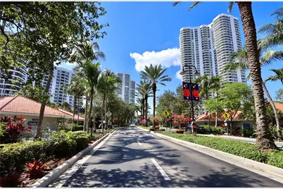 3500 Mystic Pointe #1207, Aventura, FL 33180 - Photo 40