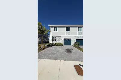 679 SE 13th St, Homestead, FL 33034 - Photo 1