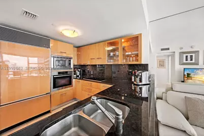 6801 Collins #1414, Miami Beach, FL 33141 - Photo 14