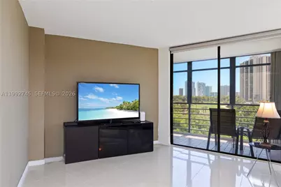 20400 W Country Club #605, Aventura, FL 33180 - Photo 24