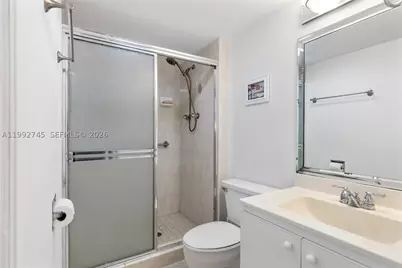 20400 W Country Club #605, Aventura, FL 33180 - Photo 18