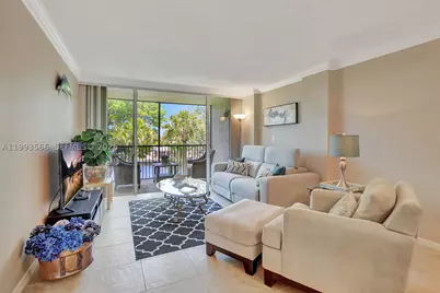 14 Royal Palm #303 (Available Jan 1), Boca Raton, FL 33432 - Photo 4