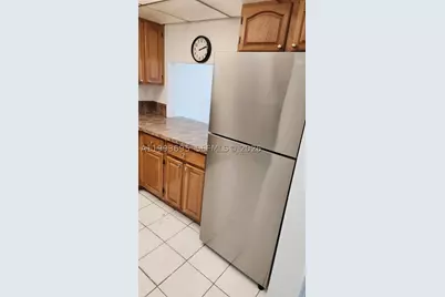 10000 NW 80th #2415, Hialeah Gardens, FL 33016 - Photo 4