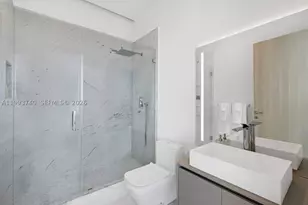 1000 Brickell, Miami, FL 33131 - Photo 30