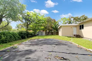 12901 NW Miami, Miami, FL 33168 - Photo 20