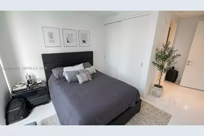 300 Biscayne Boulevard #3409W, Miami, FL 33131 - Photo 12