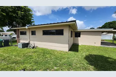 6241 NW 110th, Hialeah, FL 33012 - Photo 18