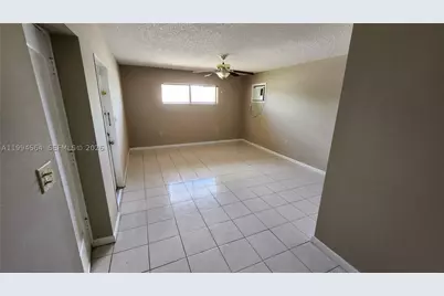 6241 NW 110th, Hialeah, FL 33012 - Photo 12