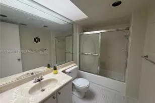 12500 SW 5th, Pembroke Pines, FL 33027 - Photo 10