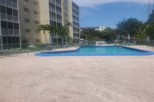 319 NE 14th, Hallandale Beach, FL 33009 - Photo 2