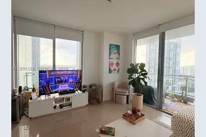 90 SW 3rd #2112, Miami, FL 33130 - Photo 6