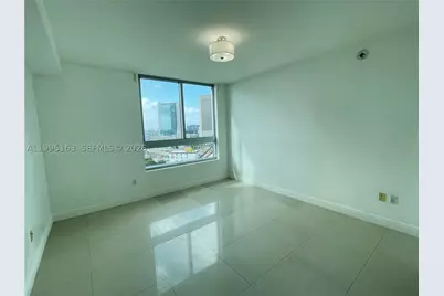 90 SW 3rd #1809, Miami, FL 33130 - Photo 8