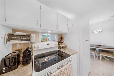 1015 SW 11th #15K, Hallandale Beach, FL 33009 - Photo 12