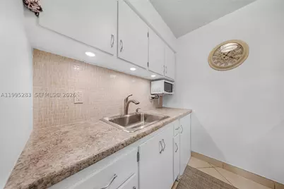 1015 SW 11th #15K, Hallandale Beach, FL 33009 - Photo 10