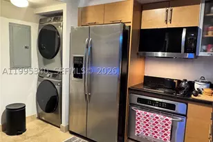 31 SE 5th, Miami, FL 33131 - Photo 2