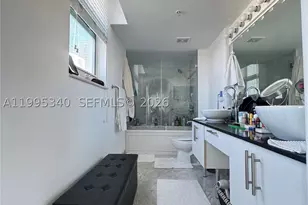 31 SE 5th, Miami, FL 33131 - Photo 6