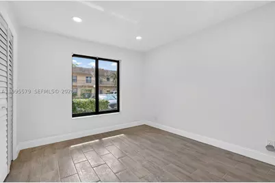 275 Gate #104, Hollywood, FL 33024 - Photo 8