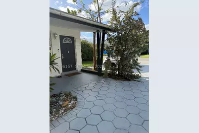 821 NE 6th #2, Hallandale Beach, FL 33009 - Photo 2