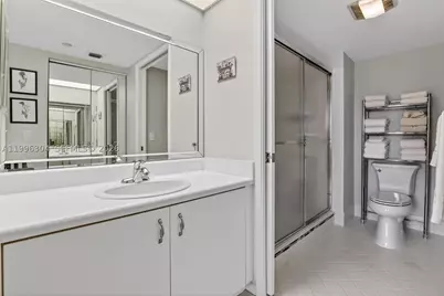 1651 SW 127th #305A, Pembroke Pines, FL 33027 - Photo 8