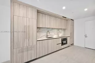 77 SE 5th, Miami, FL 33131 - Photo 10