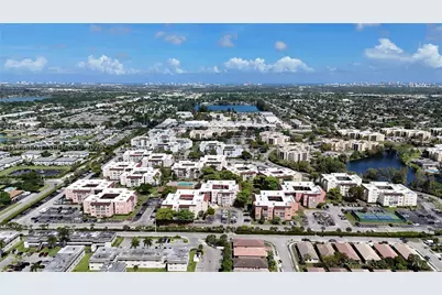 2861 Somerset #301, Lauderdale Lakes, FL 33311 - Photo 10