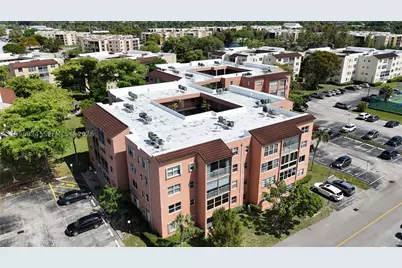 2861 Somerset #301, Lauderdale Lakes, FL 33311 - Photo 6