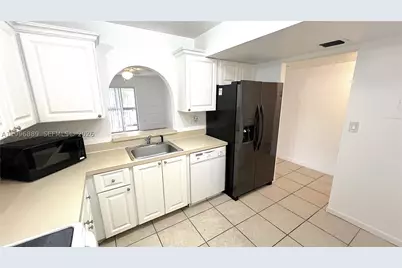 711 N Pine Island #211, Plantation, FL 33324 - Photo 4
