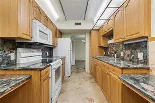 4200 Hillcrest, Hollywood, FL 33021 - Photo 2