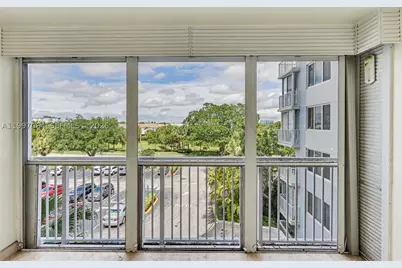4200 Hillcrest #408, Hollywood, FL 33021 - Photo 4
