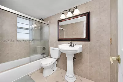 7620 Carlyle #204, Miami Beach, FL 33141 - Photo 4