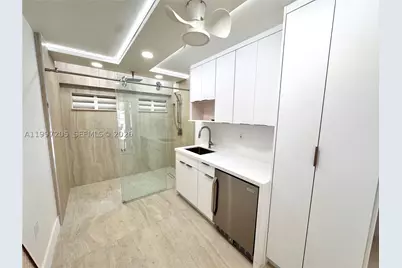 2899 Collins #6, Miami Beach, FL 33140 - Photo 1