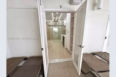 2899 Collins #6, Miami Beach, FL 33140 - Photo 4