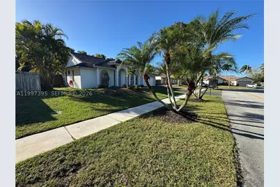 427 SW 169th, Weston, FL 33326 - Photo 2