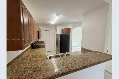 962 SW 143rd #2207, Pembroke Pines, FL 33027 - Photo 6