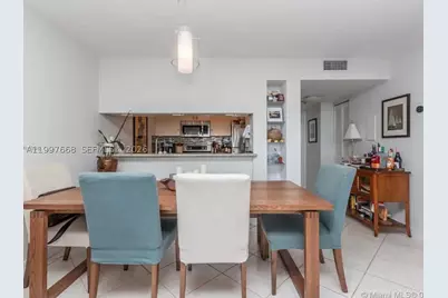 600 NE 36th #1006, Miami, FL 33137 - Photo 4