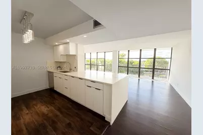 1000 Parkview #531, Hallandale Beach, FL 33009 - Photo 2