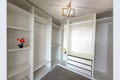 1000 Parkview #531, Hallandale Beach, FL 33009 - Photo 22