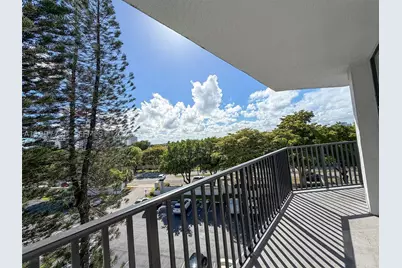 1000 Parkview #531, Hallandale Beach, FL 33009 - Photo 14