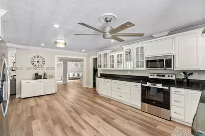 1652 NE 39th, Oakland Park, FL 33334 - Photo 12