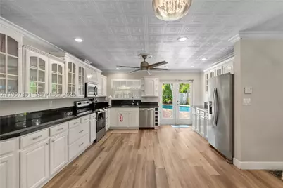 1652 NE 39th, Oakland Park, FL 33334 - Photo 10