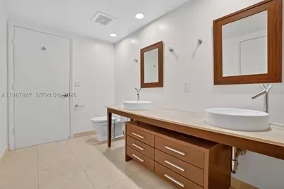 495 Brickell #1007, Miami, FL 33131 - Photo 8