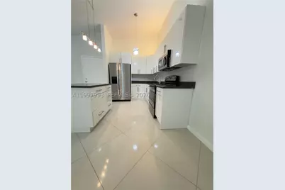 907 NE 199th #204, Miami, FL 33179 - Photo 6