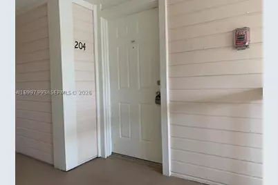 907 NE 199th #204, Miami, FL 33179 - Photo 2