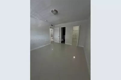 907 NE 199th #204, Miami, FL 33179 - Photo 18