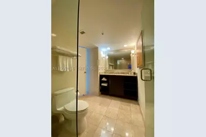2670 E Sunrise #309, Fort Lauderdale, FL 33304 - Photo 6