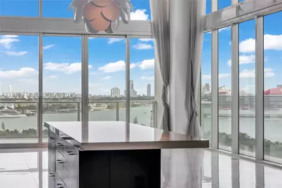 1040 Biscayne #1001, Miami, FL 33132 - Photo 10