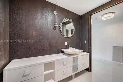 1040 Biscayne #1001, Miami, FL 33132 - Photo 24