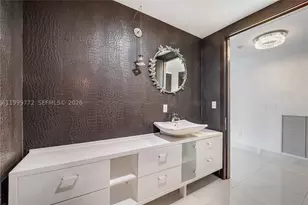 1040 Biscayne, Miami, FL 33132 - Photo 24