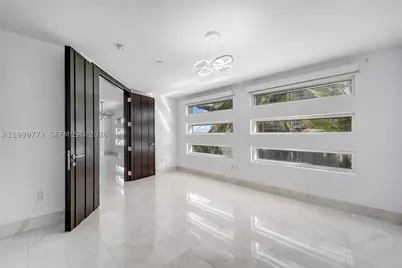 1040 Biscayne #1001, Miami, FL 33132 - Photo 12